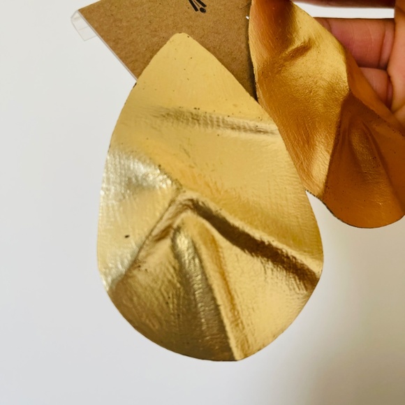 Andrea Iyamah Oni Earrings - Picture 6 of 6